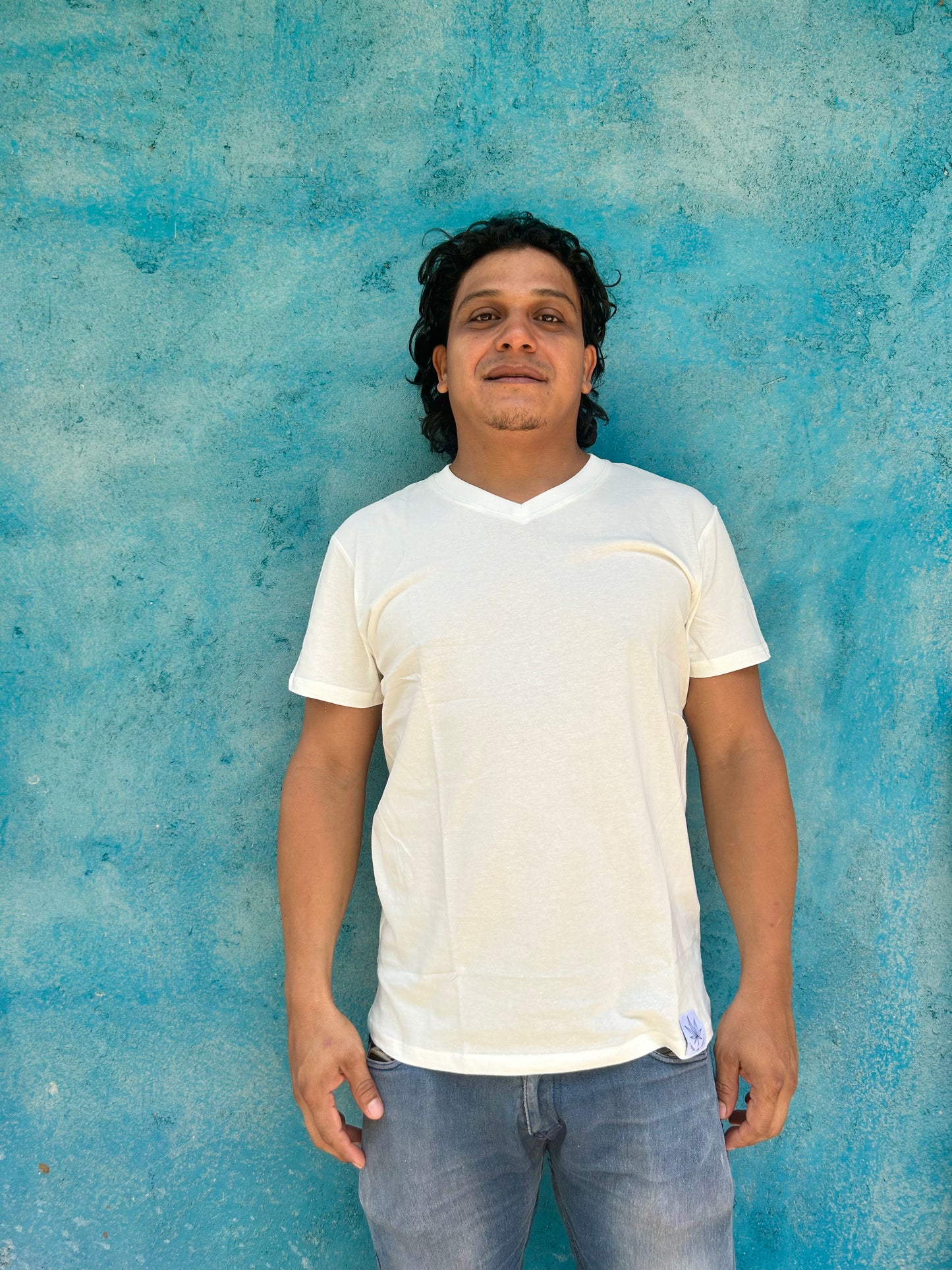 V-NECK HEMP TEE